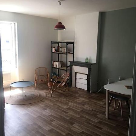 Appartement Avec Parking Proche Cathedrale Bourges Bagian luar foto