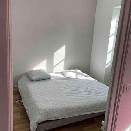 Appartement Avec Parking Proche Cathedrale Bourges Bagian luar foto