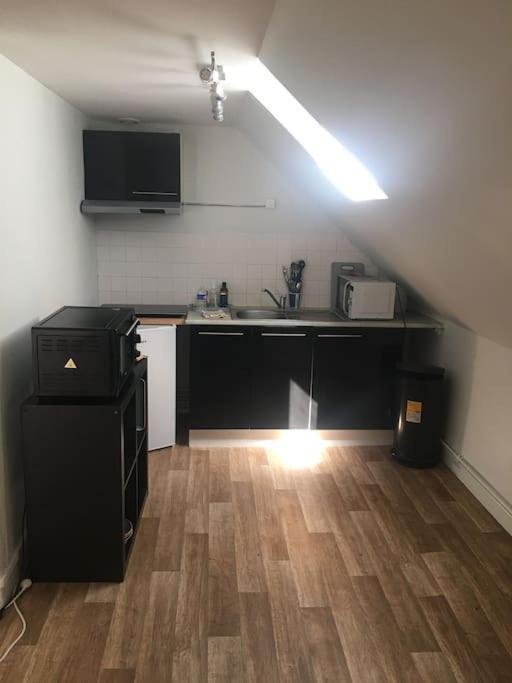 Appartement Avec Parking Proche Cathedrale Bourges Bagian luar foto