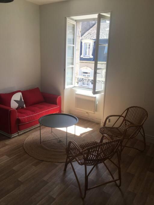 Appartement Avec Parking Proche Cathedrale Bourges Bagian luar foto